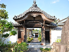 悟真院唐門（町指定重要文化財）